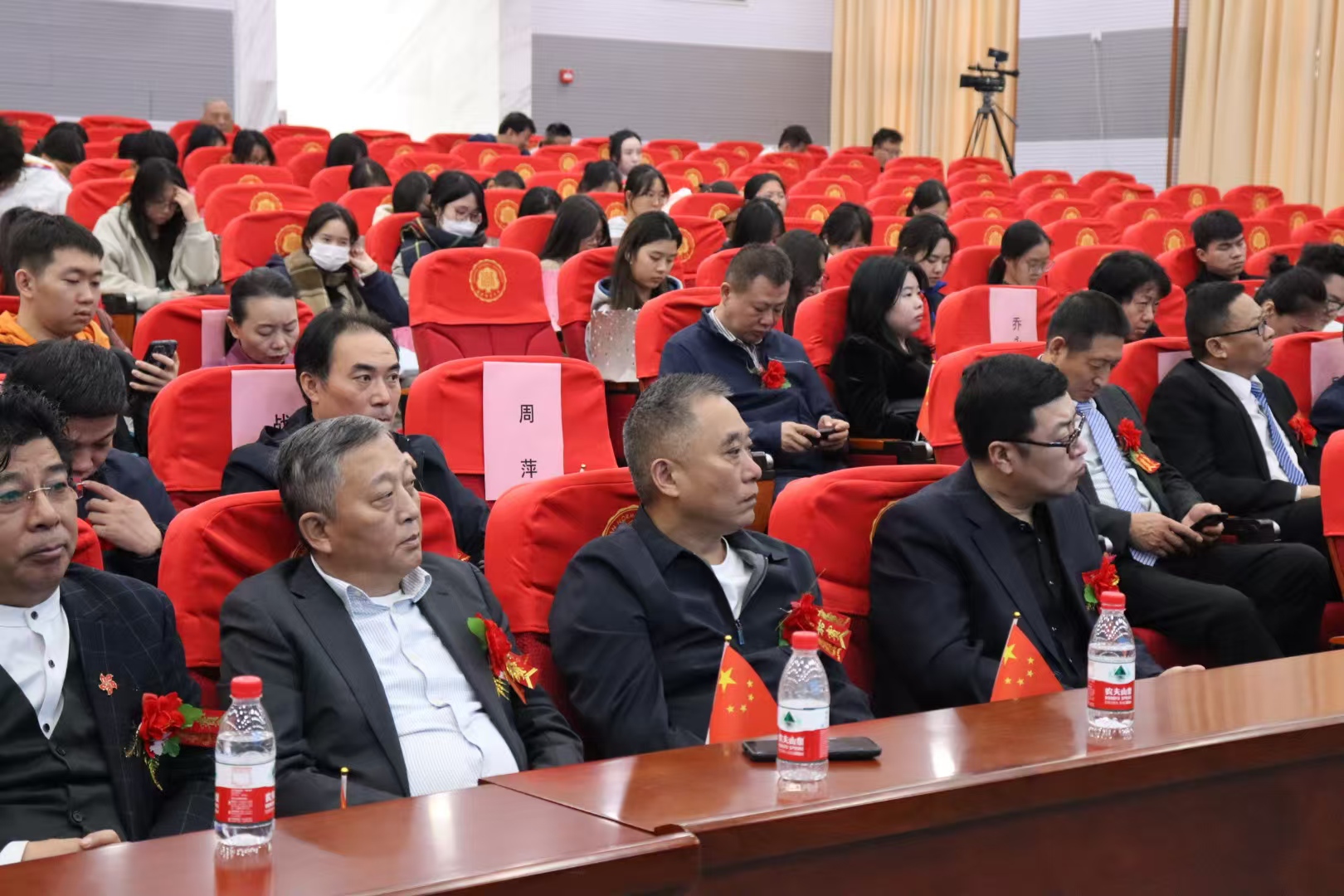 学院新闻｜我校新闻传播与影视学院举行校企合作协议签署暨纪录片《南海之光》开机仪式